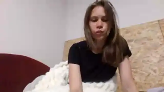 Snapshot of Lisahoppii chatting on May 13, 2026, 8:27 pm Lisahoppii online show from May 13, 2026, 8:27 pm