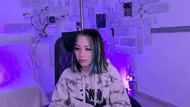 EdnaWilson online show from April 30, 2026, 8:32 am