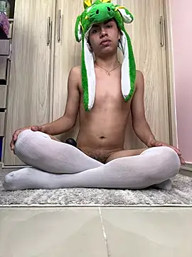 Snapshot of Asher_Young chatting on May 22, 2026, 1:36 am Asher Young online show from May 22, 2026, 1:36 am