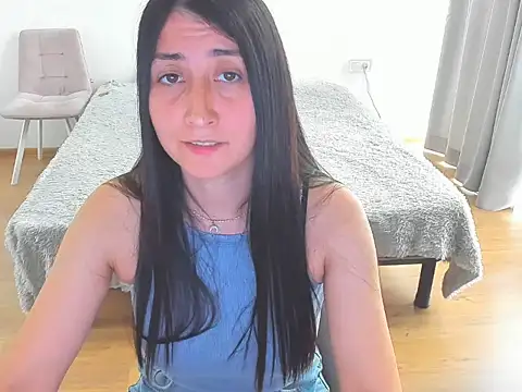 Snapshot of Linabay2 chatting on June 7, 2026, 6:18 am Linabay2 online show from June 7, 2026, 6:18 am