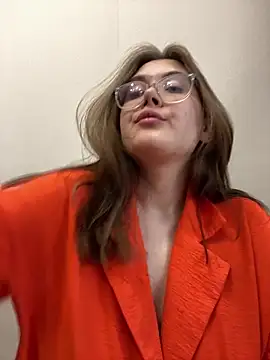 ecpochmak online show from May 25, 2026, 4:49 pm