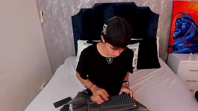 Snapshot of Liam_Grayson_ chatting on May 26, 2026, 1:31 pm Liam Grayson online show from May 26, 2026, 1:31 pm