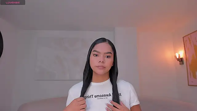 SaphiraJames online show from May 29, 2026, 2:17 am