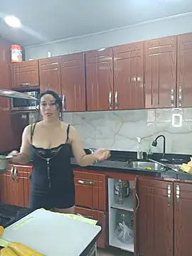 Elizabeth bennett online show from May 20, 2026, 3:09 pm