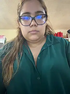 NyraMoon online show from July 4, 2026, 8:02 pm