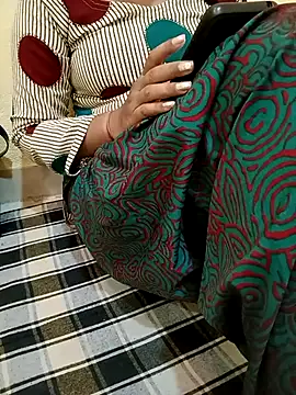 Snapshot of Seema_yadav01 chatting on July 10, 2026, 5:29 am Seema yadav01 online show from July 10, 2026, 5:29 am