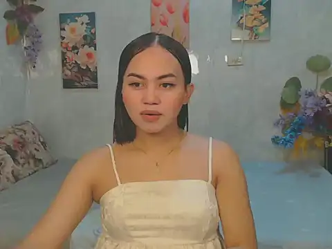 Snapshot of ur_asiankat chatting on May 6, 2026, 2:21 pm ur asiankat online show from May 6, 2026, 2:21 pm