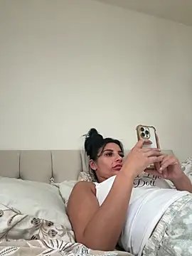 Miss juicybabes online show from June 16, 2026, 6:52 pm