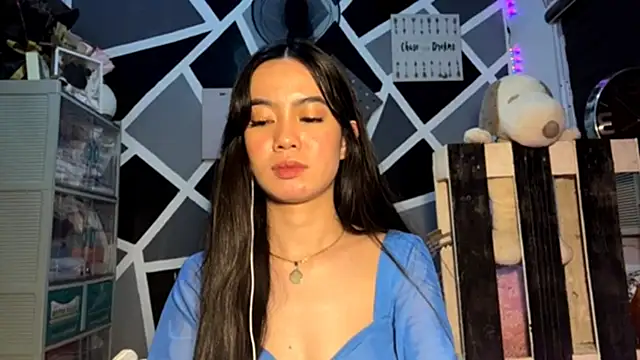 DesireePerson online show from May 4, 2026, 2:31 pm