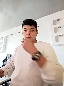 YhanAlvarez 28 online show from April 30, 2026, 11:28 am