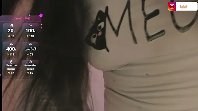 Snapshot of iamy_ chatting on May 17, 2026, 8:09 pm iamy online show from May 17, 2026, 8:09 pm