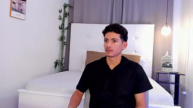 Snapshot of Alejo-and-Thiago chatting on July 22, 2026, 12:40 pm Alejo-and-Thiago online show from July 22, 2026, 12:40 pm