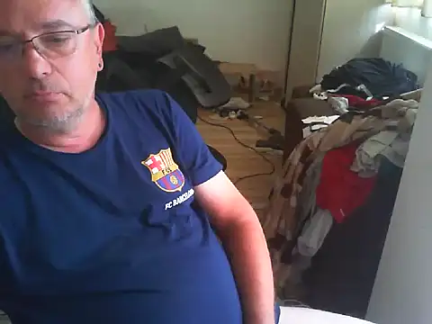 Snapshot of GeorgeCarlo chatting on June 1, 2026, 2:17 pm GeorgeCarlo online show from June 1, 2026, 2:17 pm