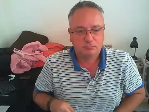 Snapshot of GeorgeCarlo chatting on June 7, 2026, 5:45 am GeorgeCarlo online show from June 7, 2026, 5:45 am