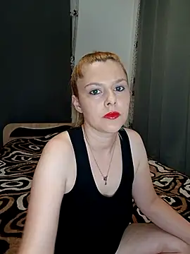 ValentinIuliana online show from May 1, 2026, 6:24 pm