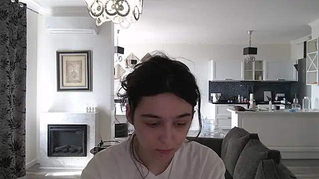 cute lilia online show from May 8, 2026, 9:24 am
