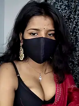 Snapshot of Axy1_1 chatting on May 10, 2026, 6:32 pm Axy1 1 online show from May 10, 2026, 6:32 pm