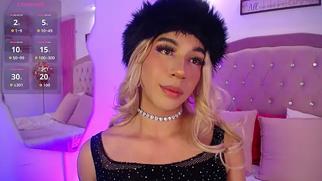 Snapshot of Khloe_Dangel chatting on May 25, 2026, 6:23 am Khloe Dangel online show from May 25, 2026, 6:23 am
