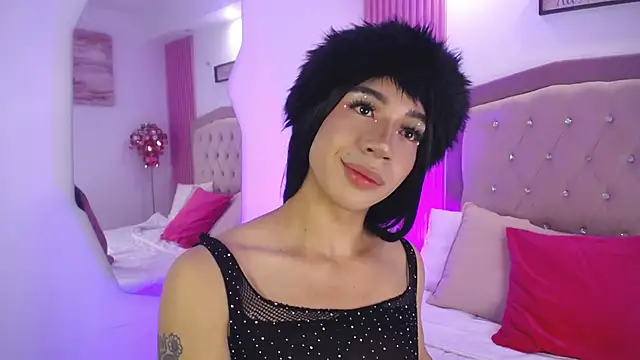 Snapshot of Khloe_Dangel chatting on May 18, 2026, 5:56 am Khloe Dangel online show from May 18, 2026, 5:56 am