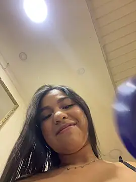 Snapshot of Dulcerouss__ chatting on July 23, 2026, 11:18 am Dulcerouss online show from July 23, 2026, 11:18 am