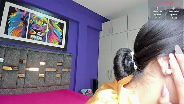 jade lov online show from May 14, 2026, 12:13 pm