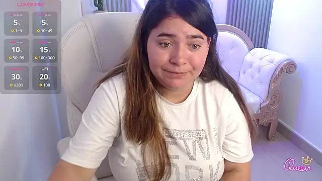 Snapshot of Laurha_ chatting on May 21, 2026, 7:55 pm Laurha online show from May 21, 2026, 7:55 pm