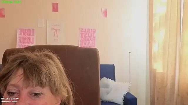 Melania Cook online show from July 17, 2026, 2:58 pm