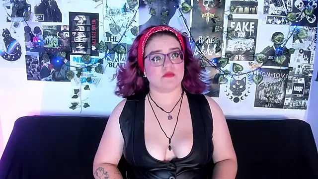 Snapshot of helleen21 chatting on July 12, 2026, 5:52 am helleen21 online show from July 12, 2026, 5:52 am
