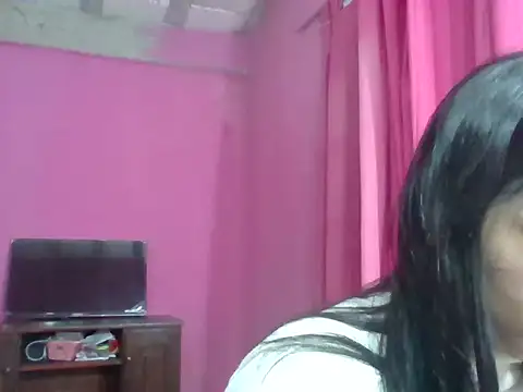 pamelaamorette online show from May 18, 2026, 1:17 am
