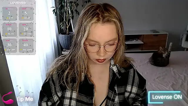PolinaXXXXXJones online show from June 25, 2026, 1:38 pm