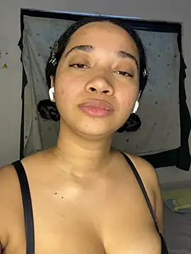 Snapshot of _sweetSabrina- chatting on July 12, 2026, 3:35 pm sweetSabrina- online show from July 12, 2026, 3:35 pm