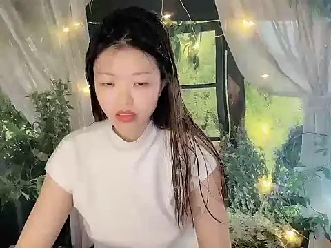 xianshui-520 online show from May 2, 2026, 1:33 am