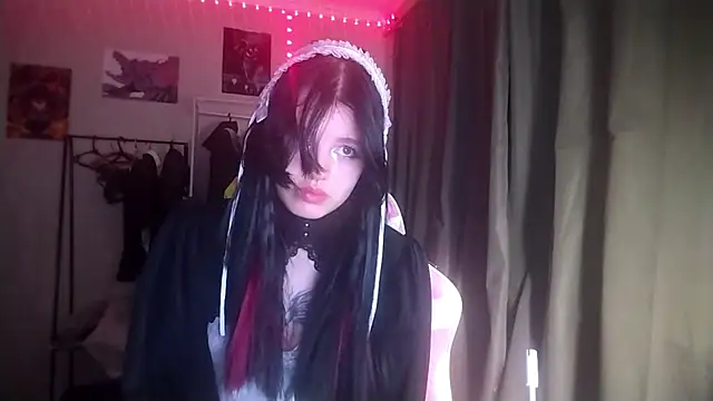 VeIvetLure online show from May 10, 2026, 5:04 pm