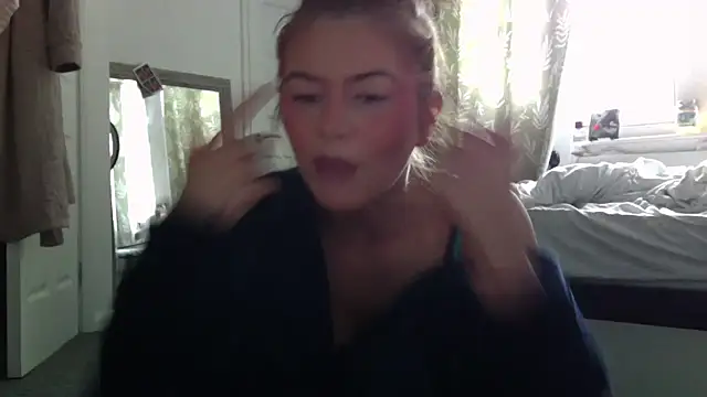 Imiangelxx online show from May 11, 2026, 5:43 pm