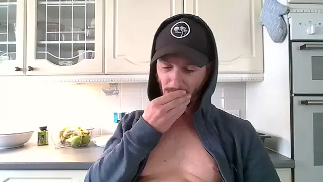 Snapshot of Oliverhnt chatting on June 2, 2026, 1:44 pm Oliverhnt online show from June 2, 2026, 1:44 pm