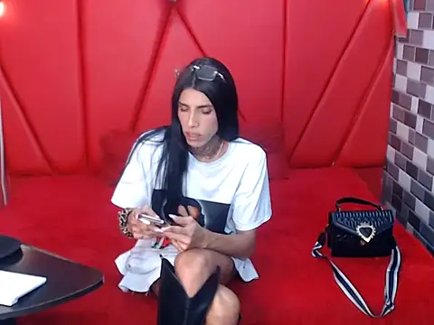 Snapshot of sharon_allan77 chatting on July 4, 2026, 1:04 pm sharon allan77 online show from July 4, 2026, 1:04 pm