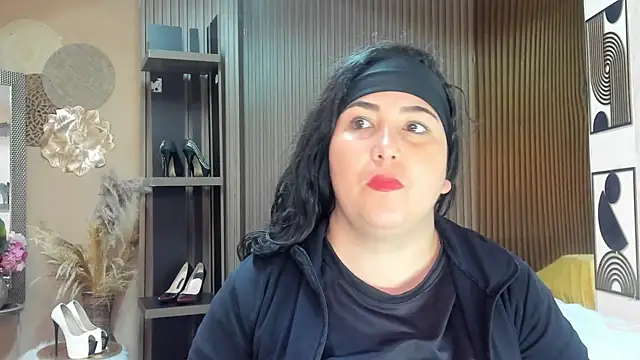 Snapshot of BBWLuxuryMuse chatting on May 22, 2026, 11:41 am BBWLuxuryMuse online show from May 22, 2026, 11:41 am