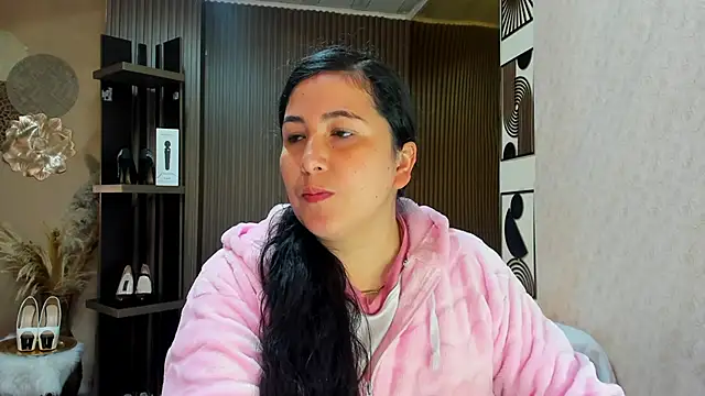 Snapshot of BBWLuxuryMuse chatting on May 12, 2026, 11:38 am BBWLuxuryMuse online show from May 12, 2026, 11:38 am