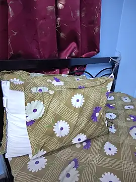 Snapshot of Menaxi_Baby7 chatting on July 1, 2026, 4:40 pm Menaxi Baby7 online show from July 1, 2026, 4:40 pm