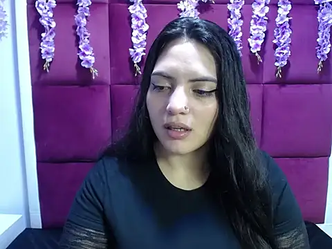 Isabella Mora  online show from May 9, 2026, 3:54 am