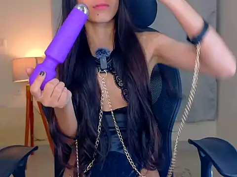 Snapshot of dazzyjames chatting on August 3, 2026, 5:41 pm dazzyjames online show from August 3, 2026, 5:41 pm