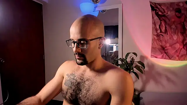 LarryGarzon online show from July 25, 2026, 11:00 pm