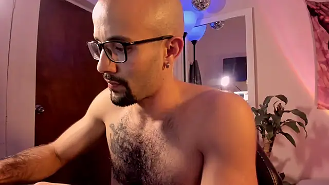 LarryGarzon online show from July 24, 2026, 11:34 pm