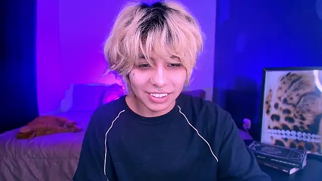 Aronn 44 online show from May 11, 2026, 2:45 pm