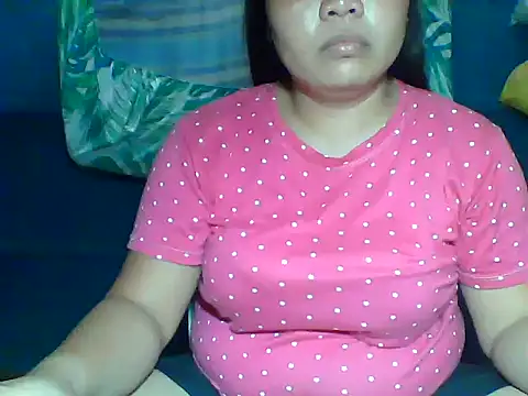Snapshot of MommyKaye30 chatting on May 10, 2026, 8:07 am MommyKaye30 online show from May 10, 2026, 8:07 am