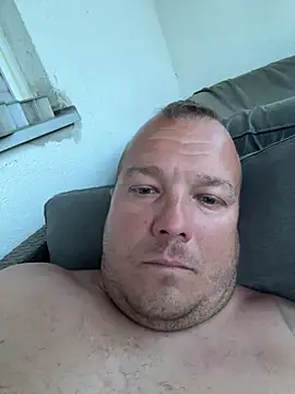 Snapshot of Goldenmoncsy chatting on May 29, 2026, 7:09 pm Goldenmoncsy online show from May 29, 2026, 7:09 pm