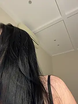 Evaryn online show from June 1, 2026, 9:14 pm