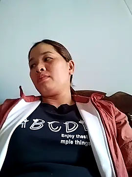 Snapshot of Dug_1x chatting on May 3, 2026, 5:34 am Dug 1x online show from May 3, 2026, 5:34 am