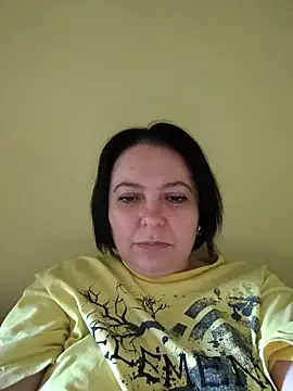 Snapshot of EmmaEmmy40 chatting on May 14, 2026, 3:42 pm EmmaEmmy40 online show from May 14, 2026, 3:42 pm