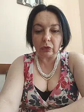 Snapshot of EmmaEmmy40 chatting on June 25, 2026, 10:31 am EmmaEmmy40 online show from June 25, 2026, 10:31 am